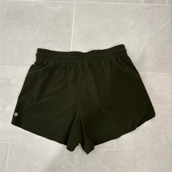 Athleta Olive Green Crossroads Shorts Size Medium - Picture 6 of 10